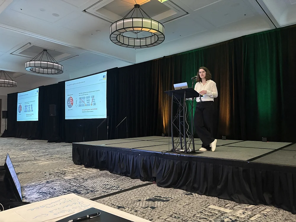 Marion Pitz presented her data at the 67th maize genetics meeting in St. Louis.