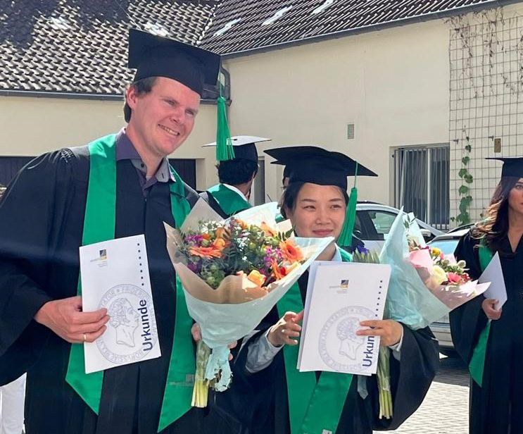 Marcel Baer and Li Guo have received their PhD certificates.