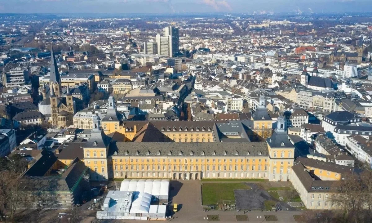 Das Universitätshauptgebäude
