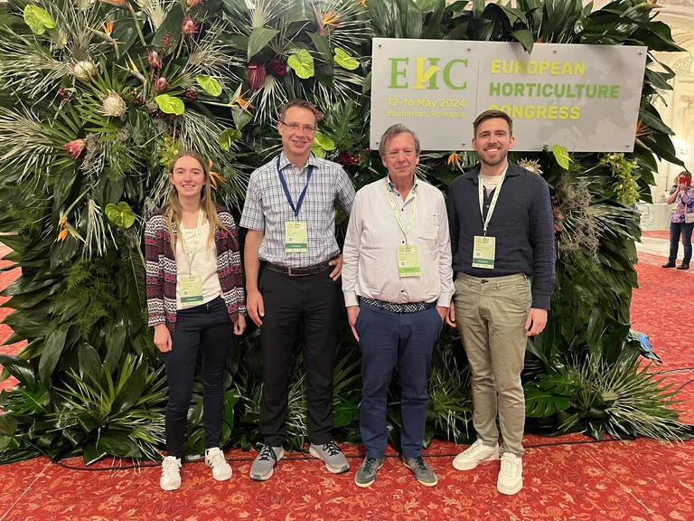 Von links nach rechts: Christine Schmitz, Prof. Dr. Eike Luedeling, Dr. Michael Blanke und Lars Zimmermann