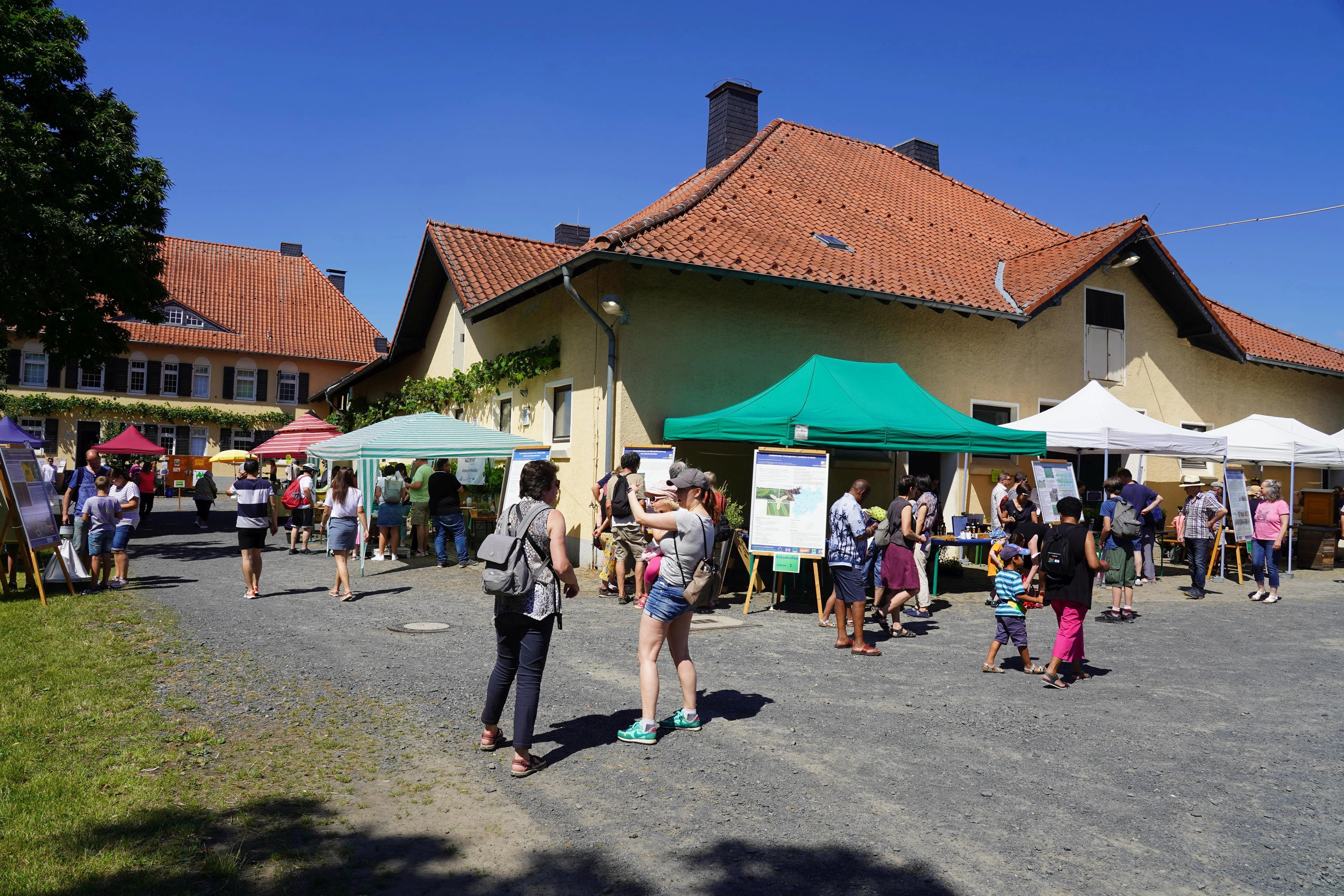 Präsentationen, Vorführungen und Feldrundfahrten
