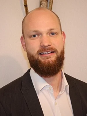 Felix Holtkamp 300x400