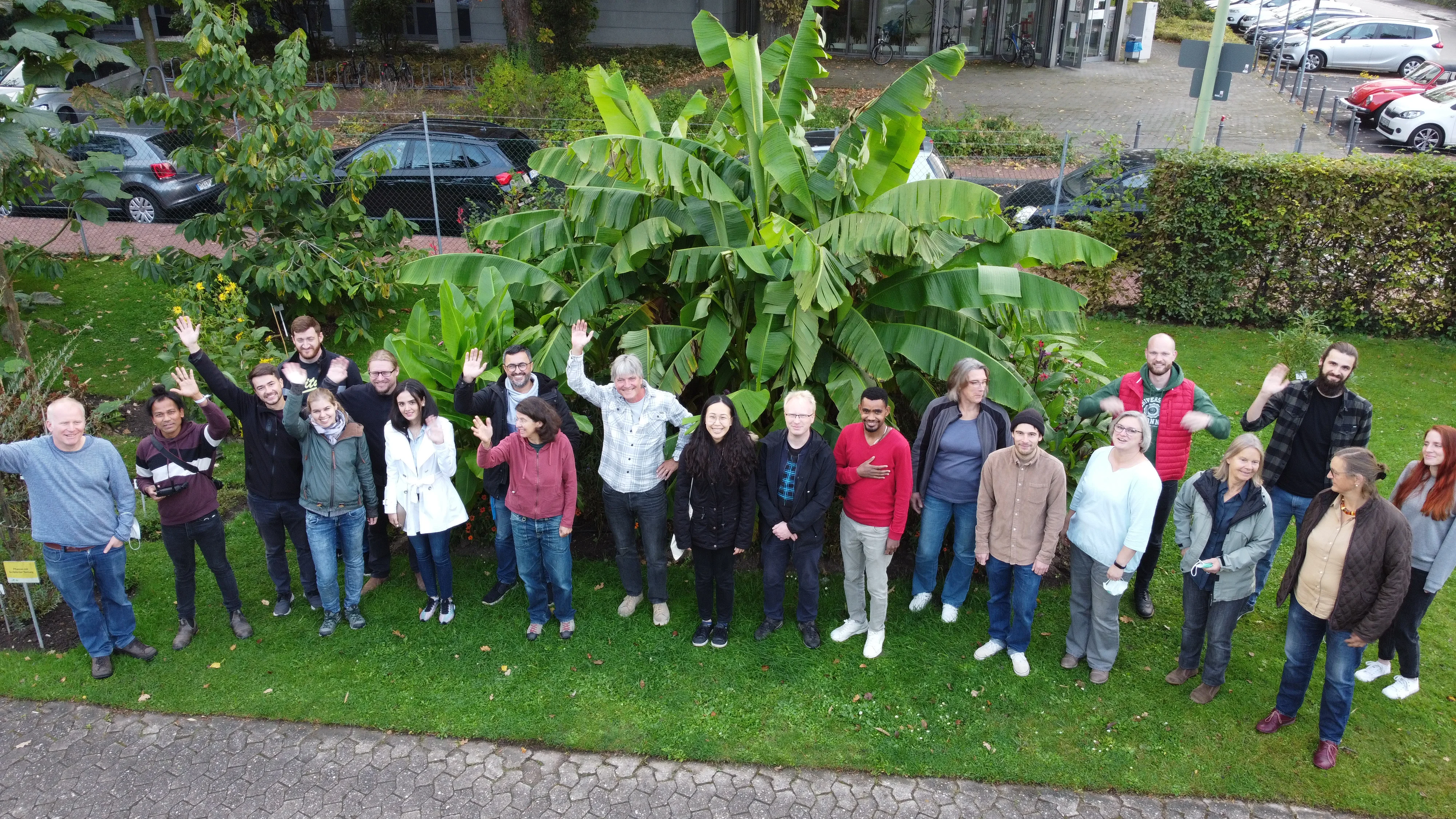 Gruppenbild vor Banane
